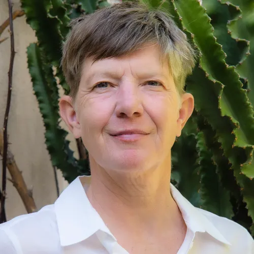 Elizabeth Bright-500×500-Hack Your Health 2025