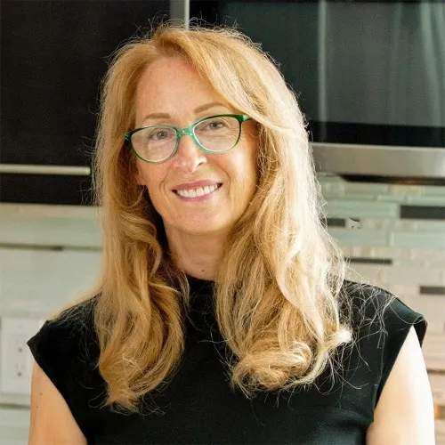 Caroline Alan-1-500×500-Hack Your Health 2025